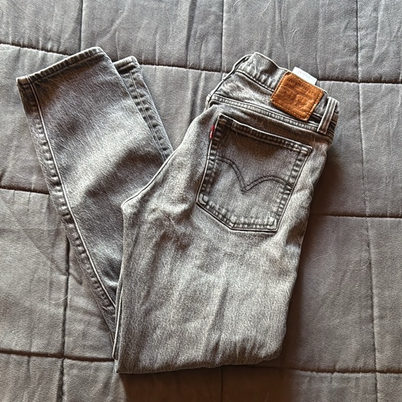 Levi’s - Picture 2 of 4